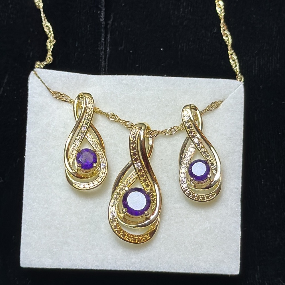 THE SKYLINE COLLECTION earrings/necklace set